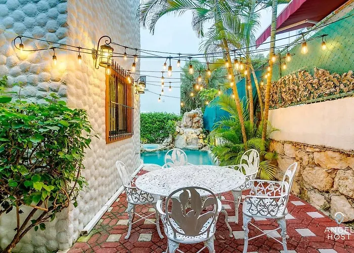 6br W Pool, Bbq & Backyard Apartment