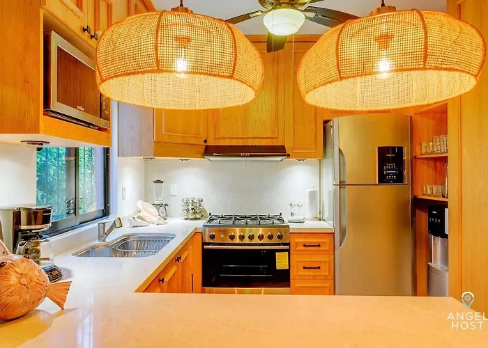 Apartment 6br W Pool, Bbq & Backyard