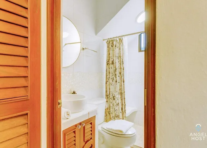 Apartment 6br W Pool, Bbq & Backyard *