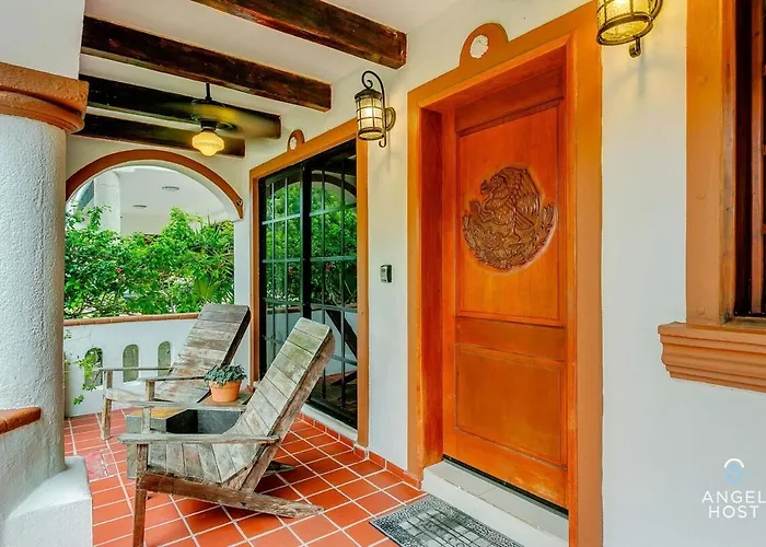 6br W Pool, Bbq & Backyard Apartment