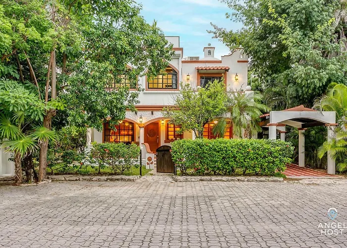 6br W Pool, Bbq & Backyard