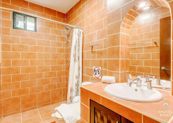 6br W Pool, Bbq & Backyard